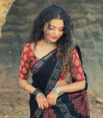 Real Simple Girl Image in black bengali saree